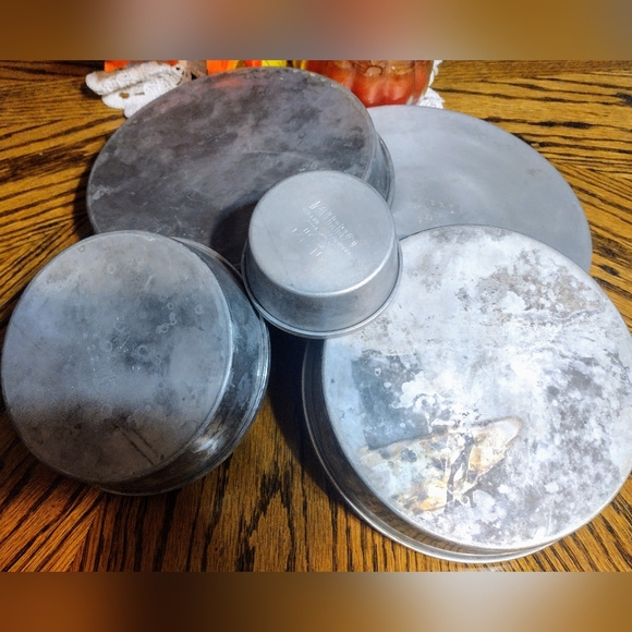 Five Tier Round Cake Pan or Pie Pan Set Pre-owned Good Condition - Picture 3 of 3